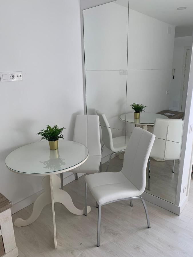 Salesas Centro Comercial Corte Ngles- Apartment *