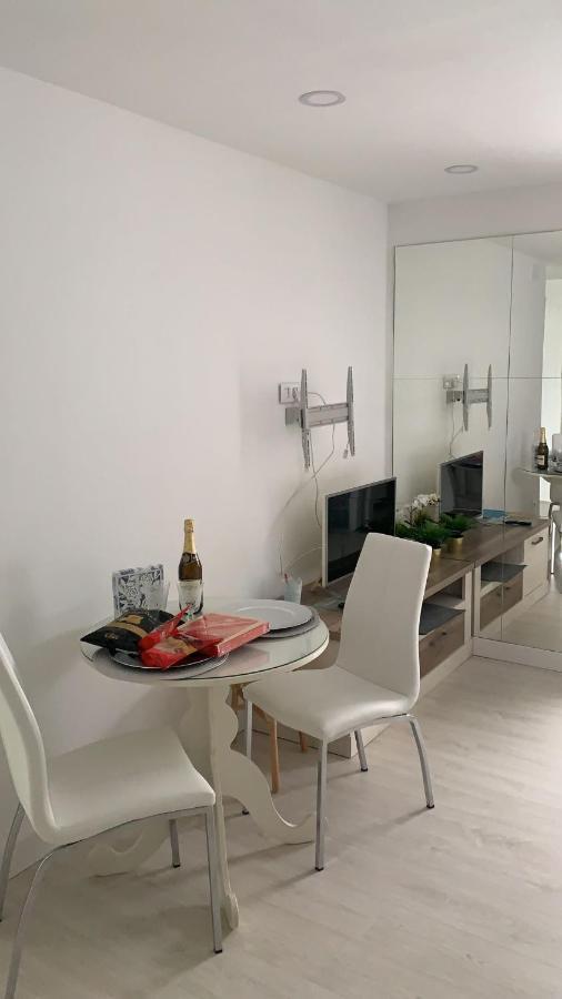 Salesas Centro Comercial Corte Ngles- Apartment